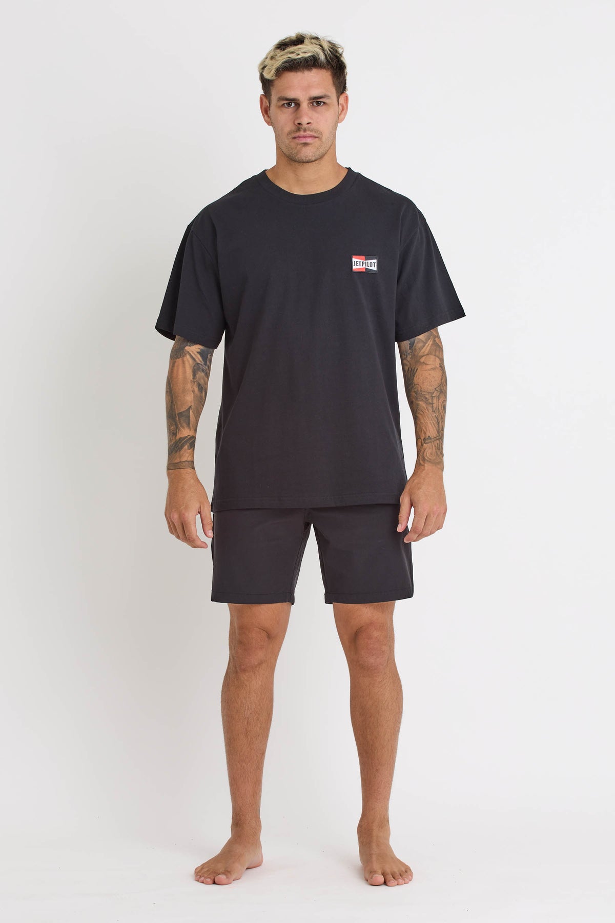 S24610 Jetpilot Vintage Badge Ss Tee - Black - 1 — view 01 (3)