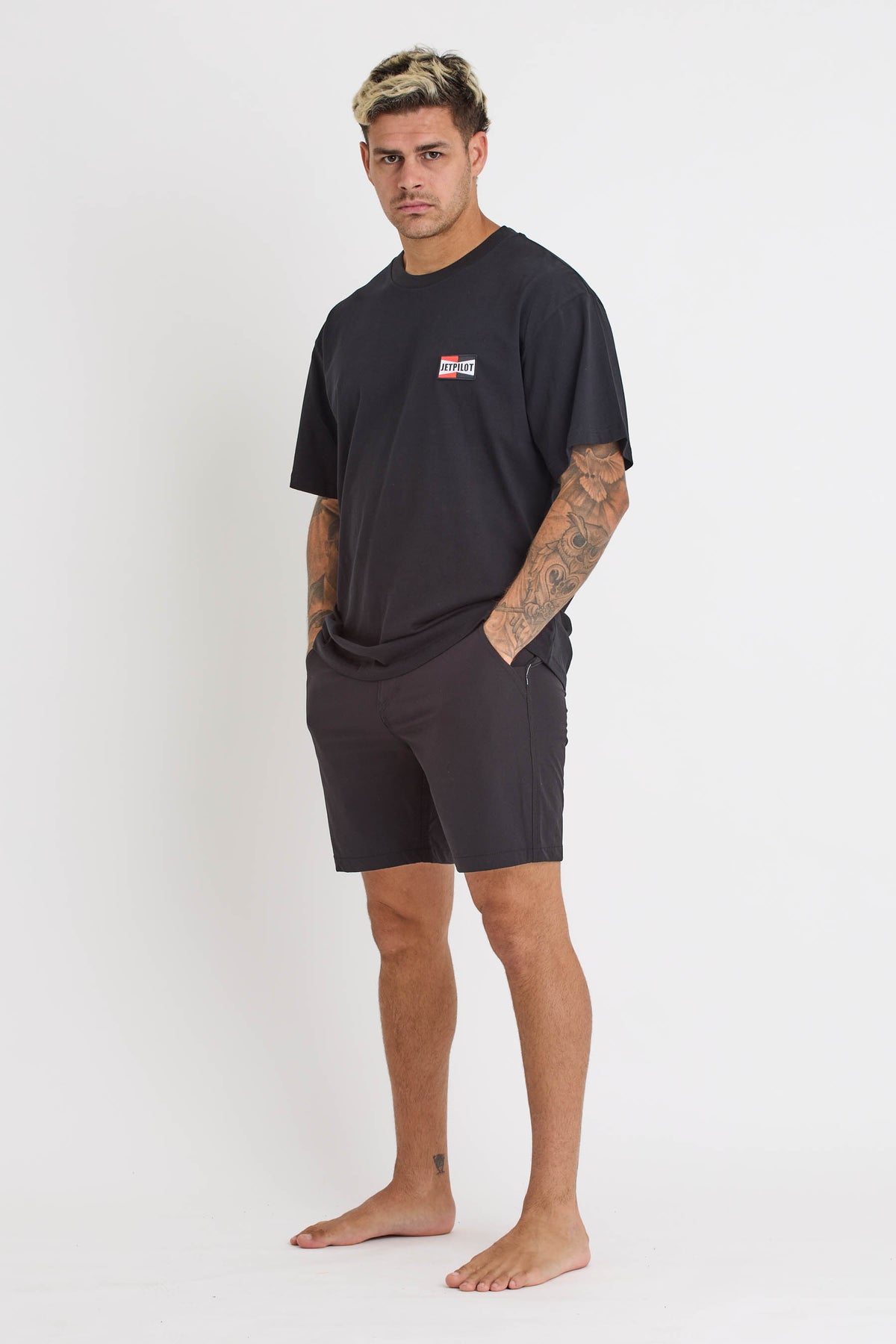 S24610 Jetpilot Vintage Badge Ss Tee - Black - 2 — view 03 (3)