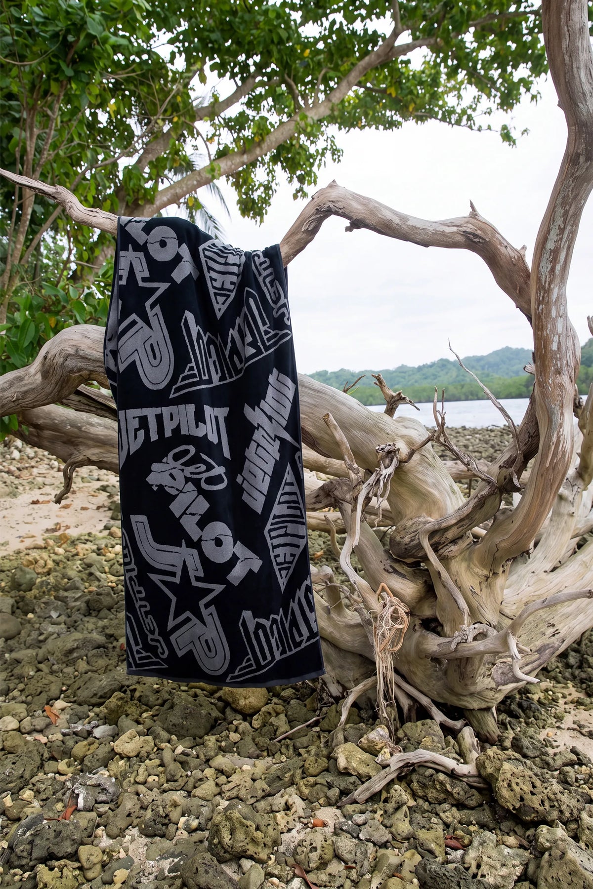 Jetpilot Logo Heritage Towel - Black